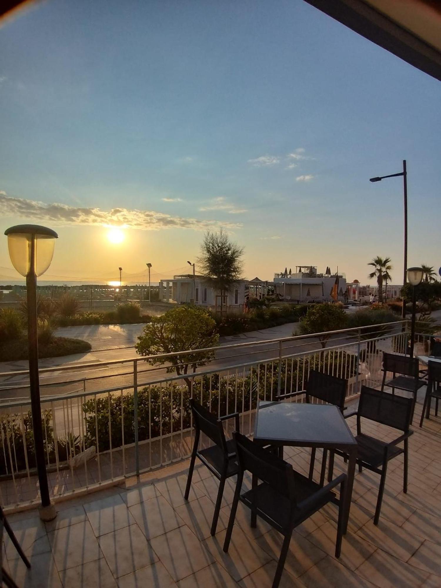 Hotel Ideal Rimini Eksteriør billede
